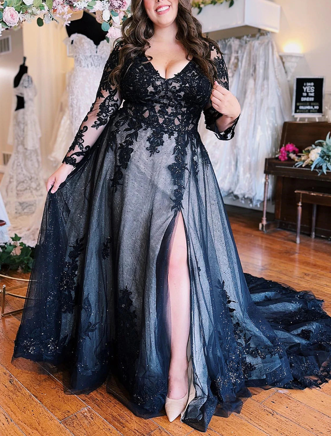 Luxury Women's Clothes A-Line Evening Gown Black Dress Formal Wedding Court Train Sleeveless V Neck Fall Wedding Reception Tulle with Slit Appliques