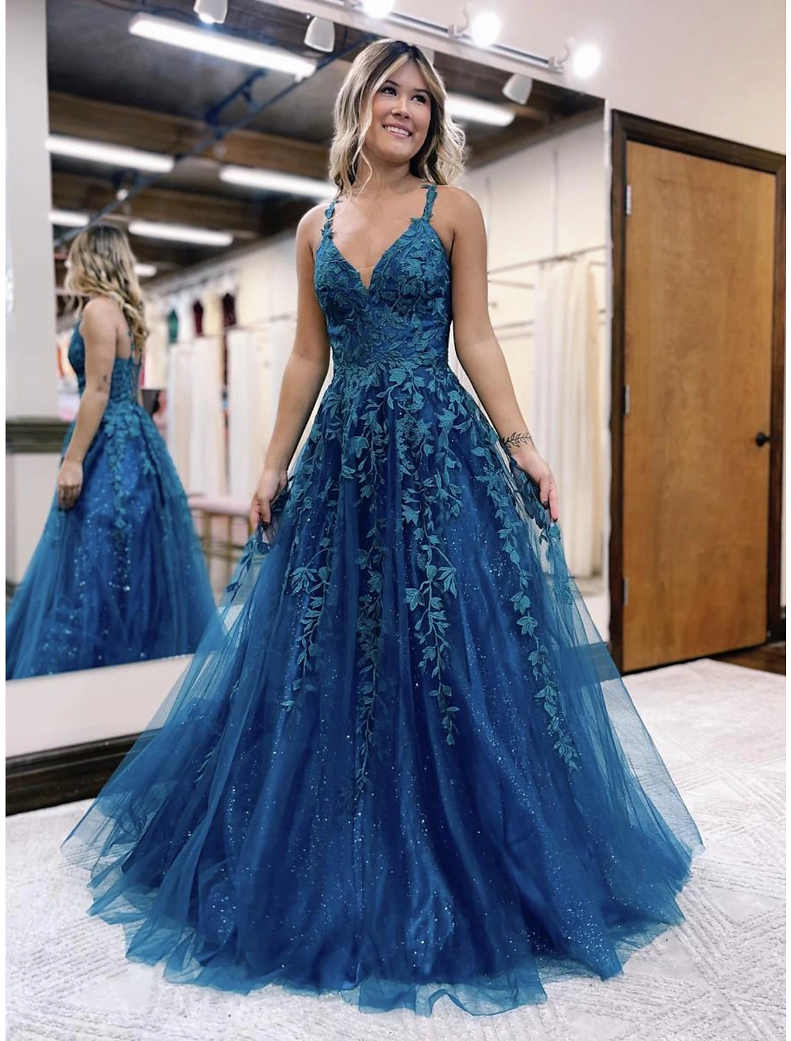 Formal Garments For Women Ball Gown A-Line Prom Dresses Sparkle & Shine Dress Formal Wedding Party Dress Floor Length Sleeveless V Neck Tulle Backless with Glitter Appliques